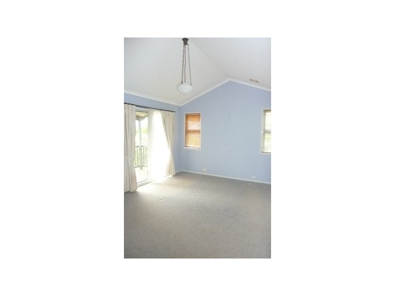 4 Woodgate Court, Ferny Hills QLD 4055