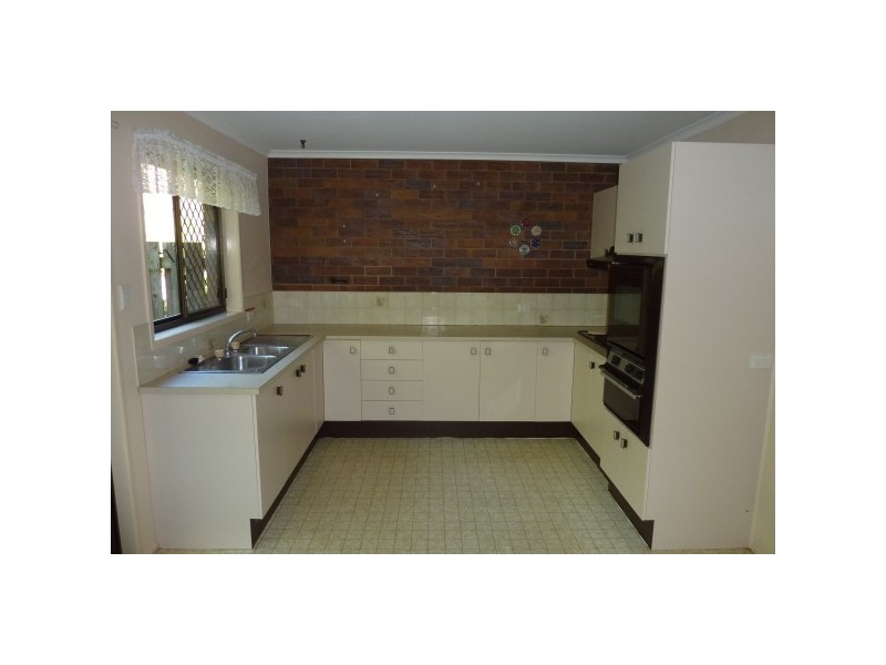 15 Quinnia Court, Ferny Hills QLD 4055