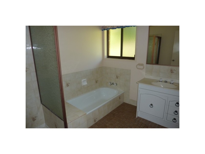 15 Quinnia Court, Ferny Hills QLD 4055