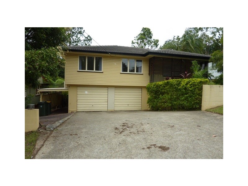 16 Doulton Street, Stafford Heights QLD 4053