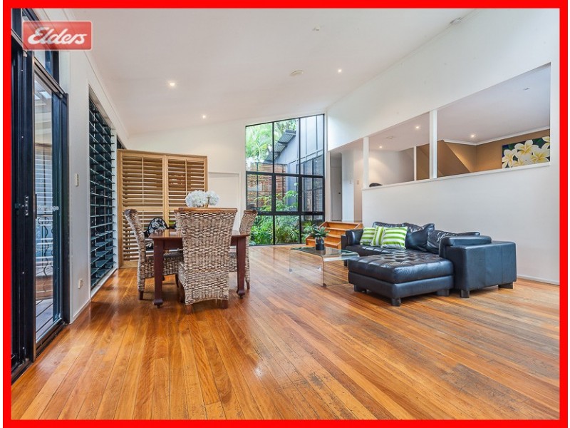 9 Linkwood Dr, Ferny Hills QLD 4055