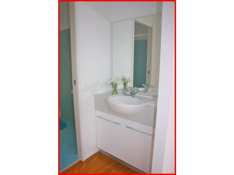 9 Linkwood Dr, Ferny Hills QLD 4055