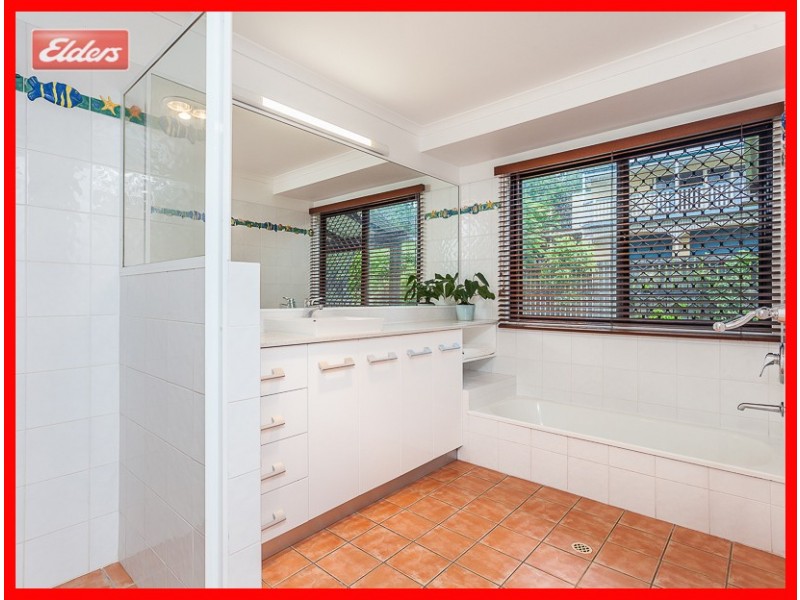 9 Linkwood Dr, Ferny Hills QLD 4055