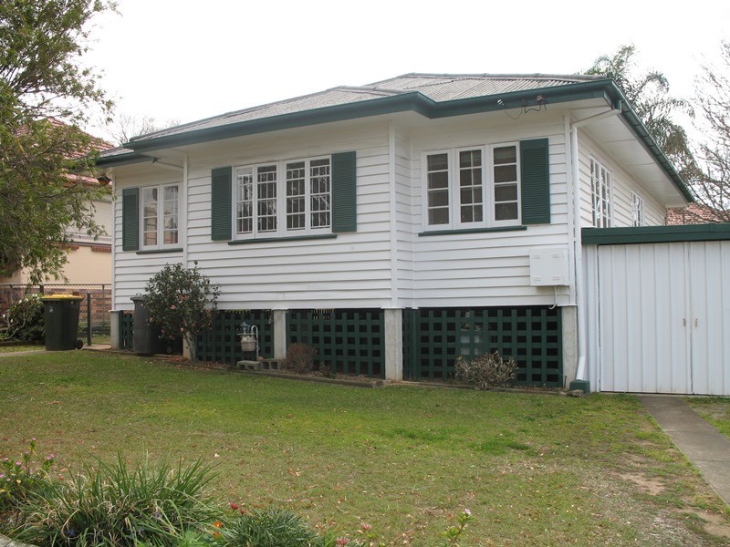11 Sunny Ave, Wavell Heights QLD 4012