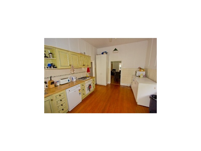 32 Windsor Road, Red Hill QLD 4059