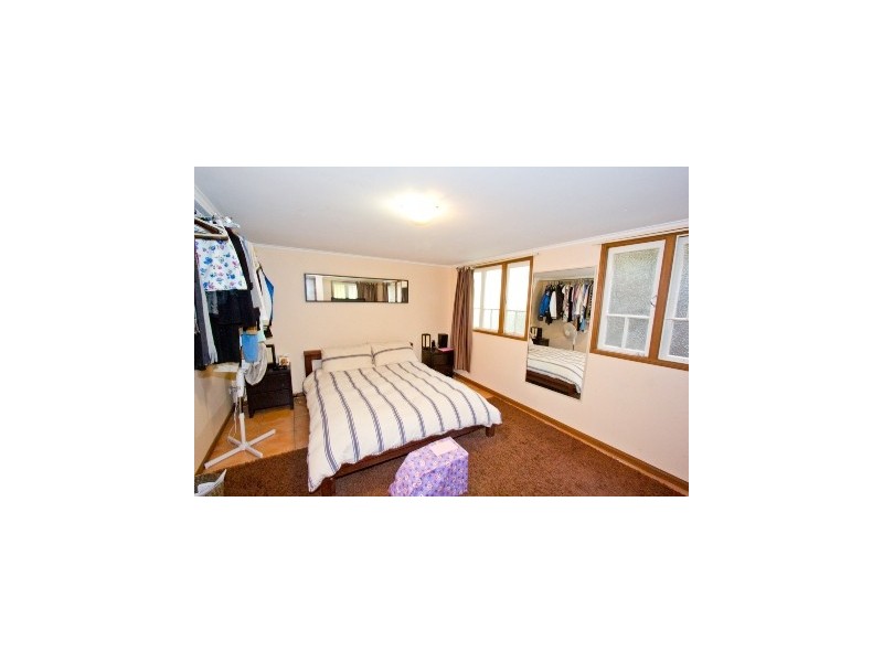 32 Windsor Road, Red Hill QLD 4059