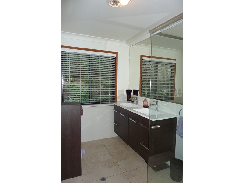 3 Mt Nebo Road, The Gap QLD 4061