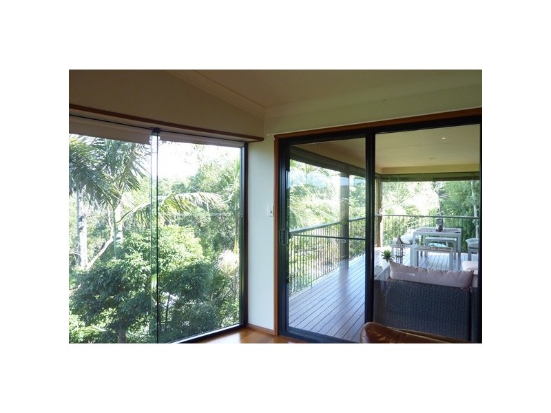 3 Mt Nebo Road, The Gap QLD 4061