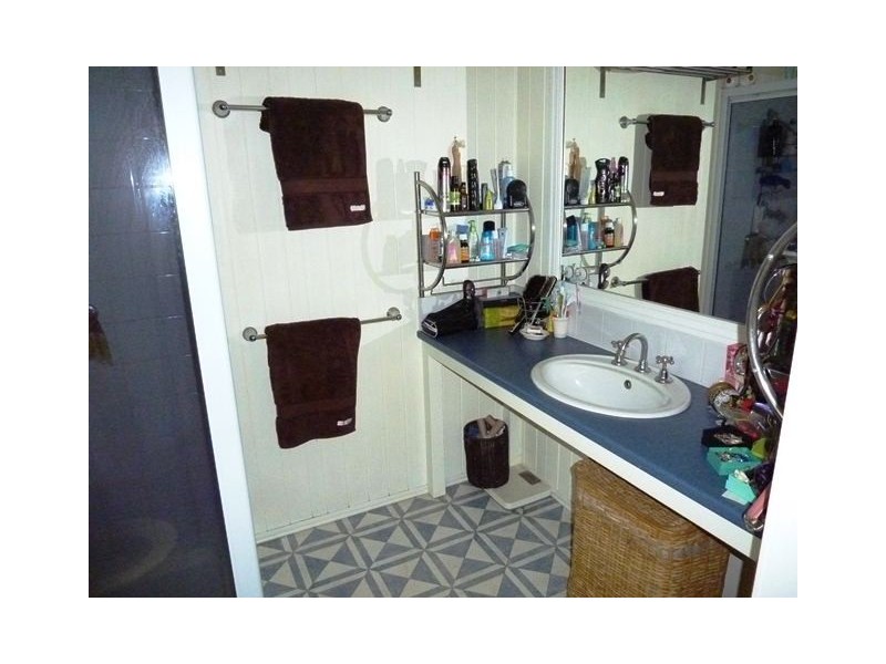 10 Grays Road, Gaythorne QLD 4051