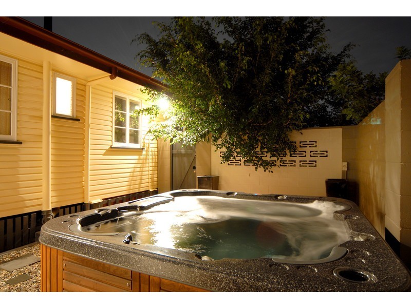 23 Allowrie Street, Stafford QLD 4053