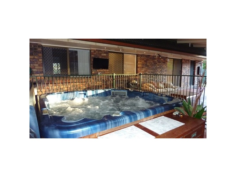 2 Ekland Court, Mcdowall QLD 4053