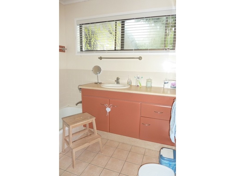 95 Illuta Ave, Ferny Hills QLD 4055