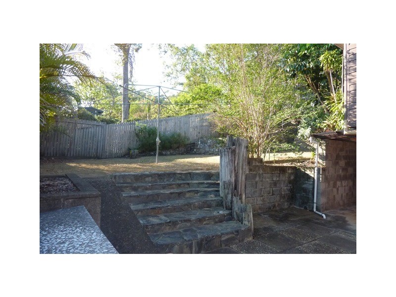 7 Camden Court, Arana Hills QLD 4054