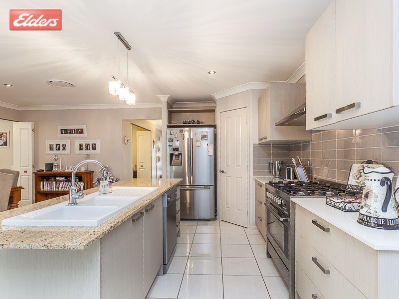 12 Ironbark Circuit, Everton Hills QLD 4053