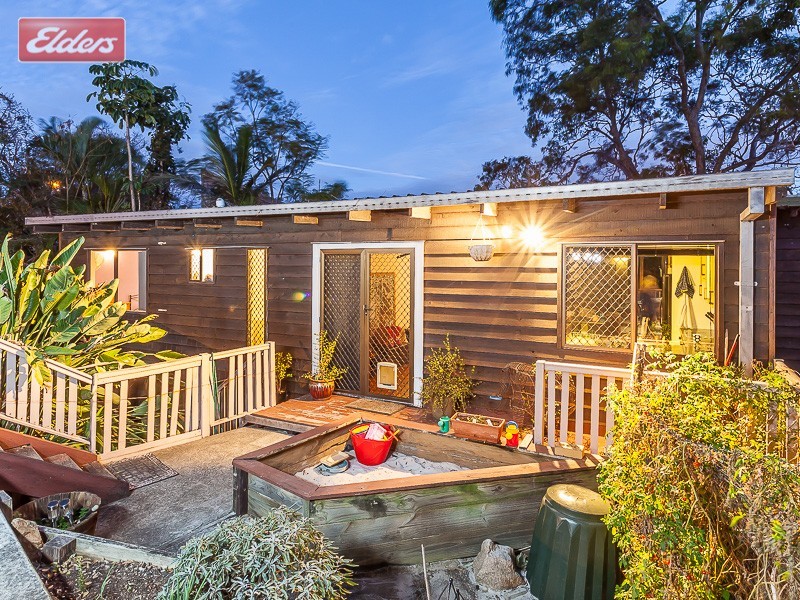 1012 South Pine Rd, Everton Hills QLD 4053