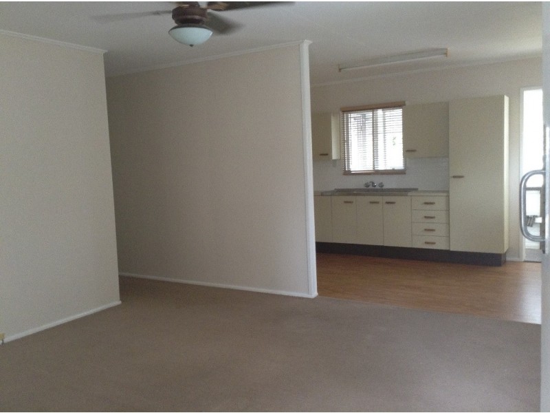 4 Monaro Cresent, Ferny Hills QLD 4055