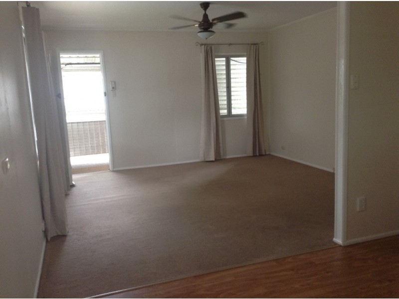 4 Monaro Cresent, Ferny Hills QLD 4055