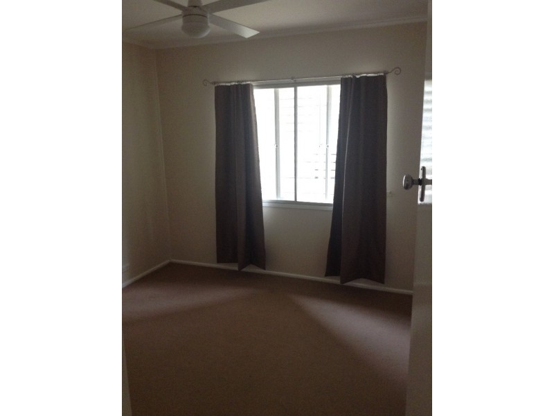 4 Monaro Cresent, Ferny Hills QLD 4055