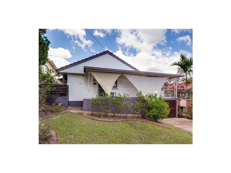 32 Minto Cres, Arana Hills QLD 4054