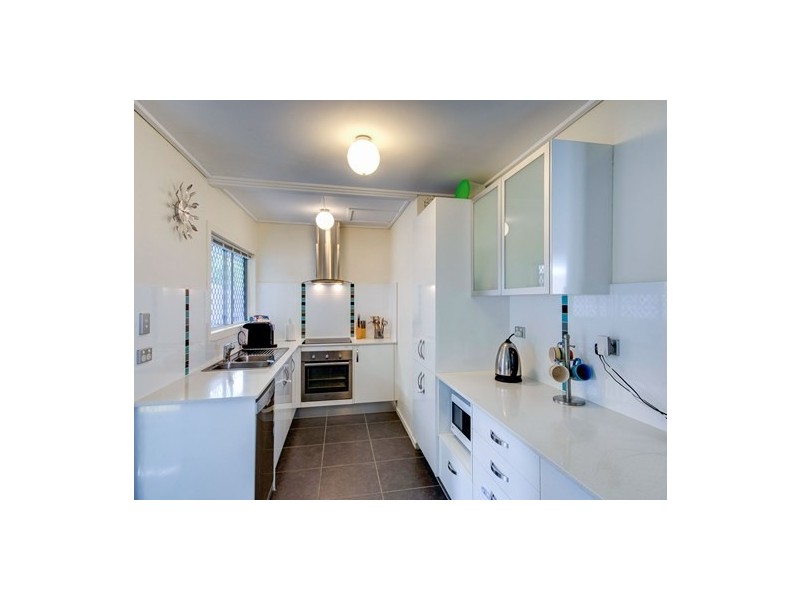 32 Minto Cres, Arana Hills QLD 4054