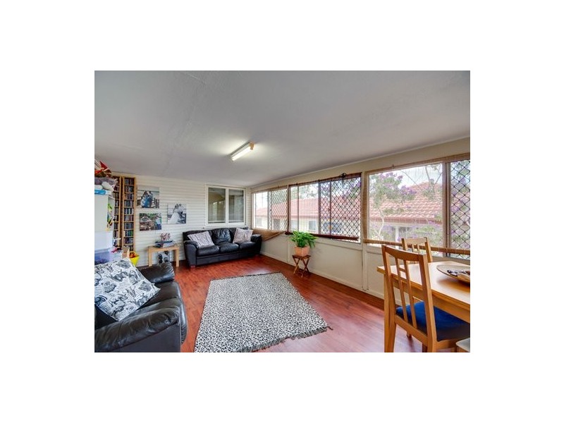 32 Minto Cres, Arana Hills QLD 4054