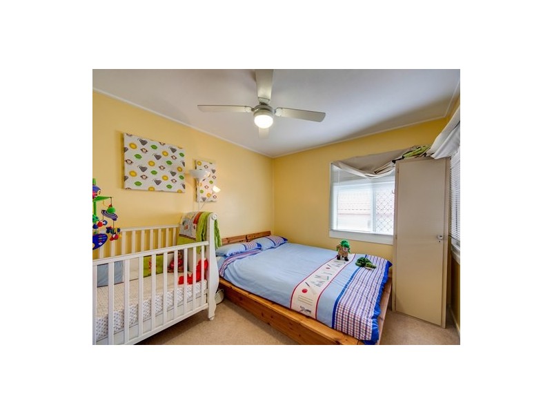 32 Minto Cres, Arana Hills QLD 4054