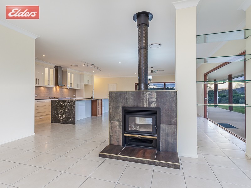 828 Bunya Road, Draper QLD 4520