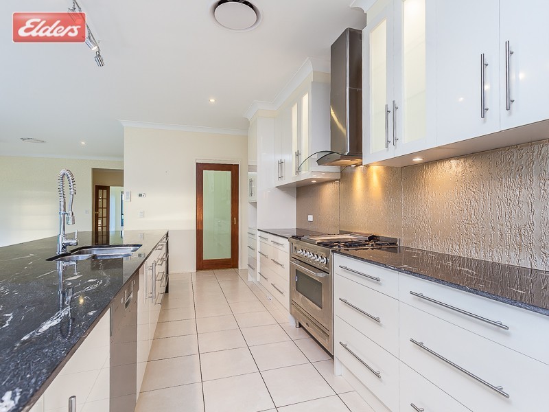 828 Bunya Road, Draper QLD 4520