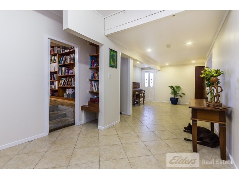 9 Eldershaw St, Everton Park QLD 4053