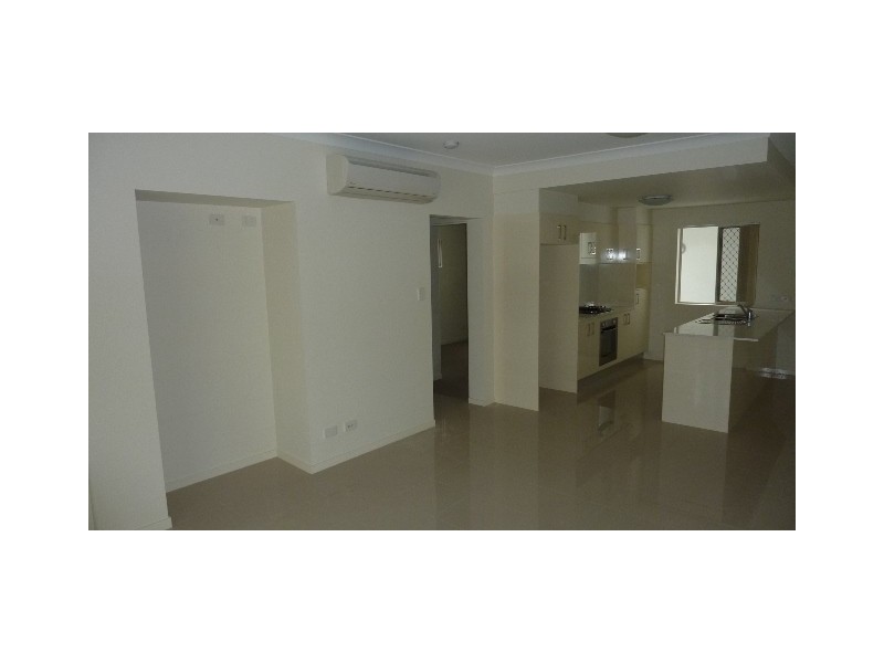 2/3 Tabbil Street, Zillmere QLD 4034