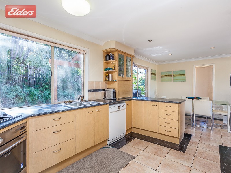 26 Bankhead Cres, Stafford Heights QLD 4053