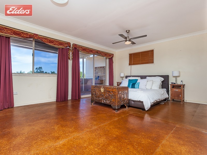 26 Bankhead Cres, Stafford Heights QLD 4053