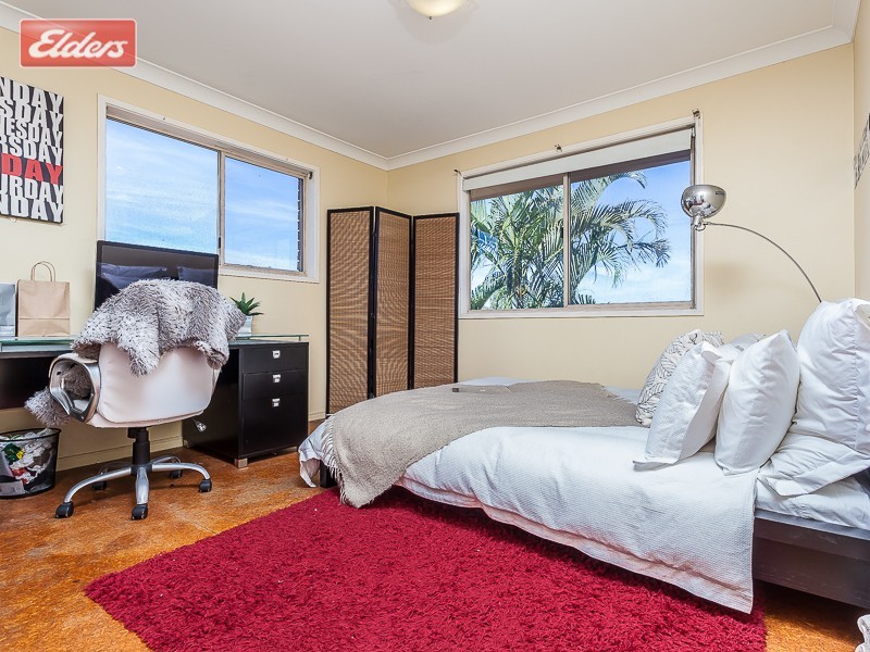 26 Bankhead Cres, Stafford Heights QLD 4053