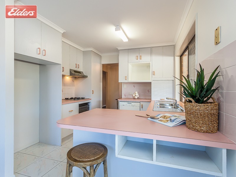 15 Bankhead Cresent, Stafford Heights QLD 4053