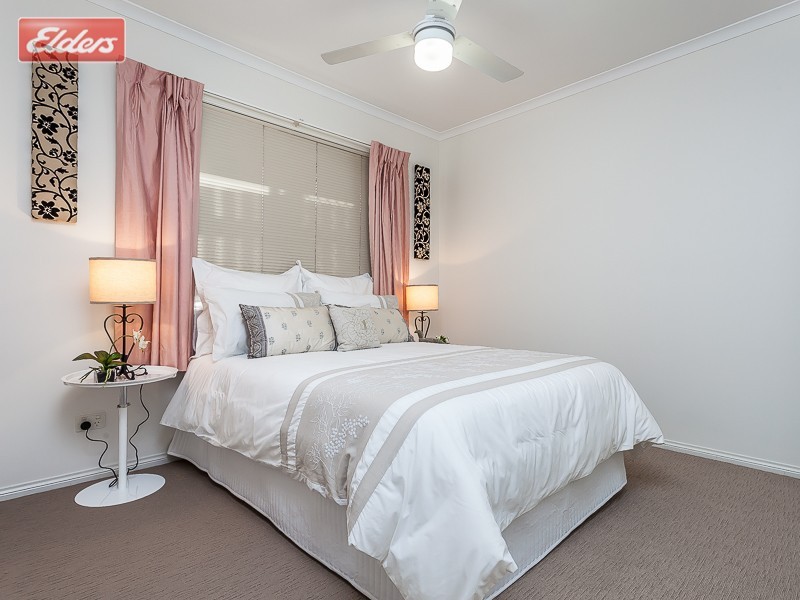 15 Bankhead Cresent, Stafford Heights QLD 4053
