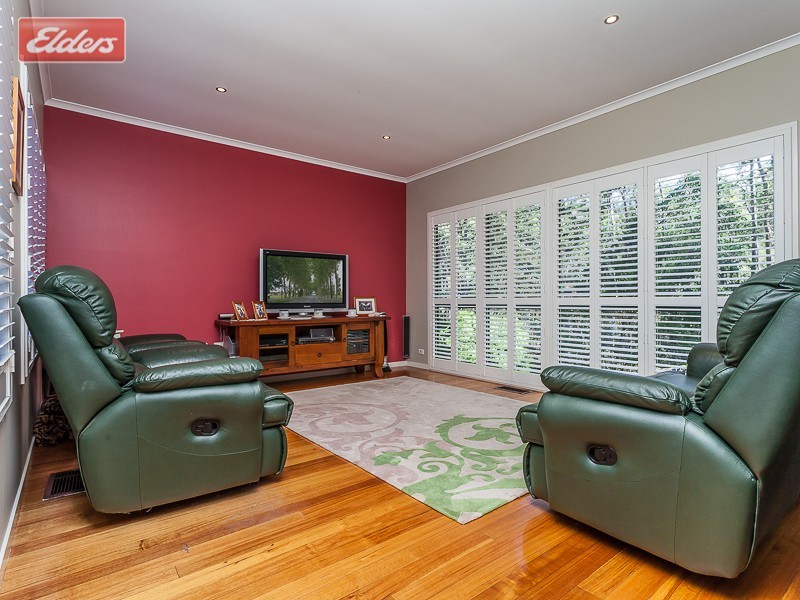 1 Alderwood Court, Ferny Hills QLD 4055