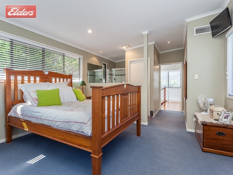 1 Alderwood Court, Ferny Hills QLD 4055