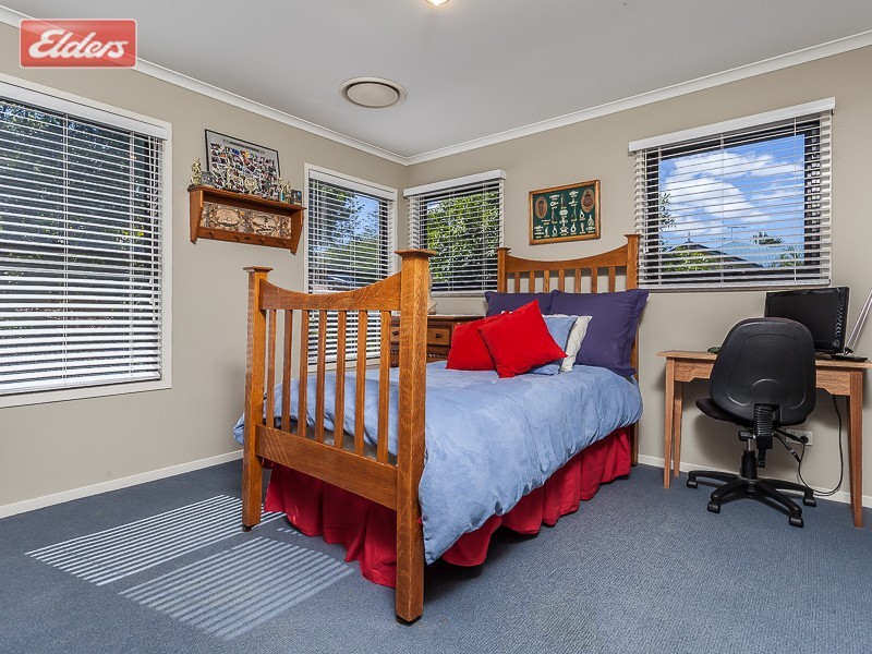 1 Alderwood Court, Ferny Hills QLD 4055