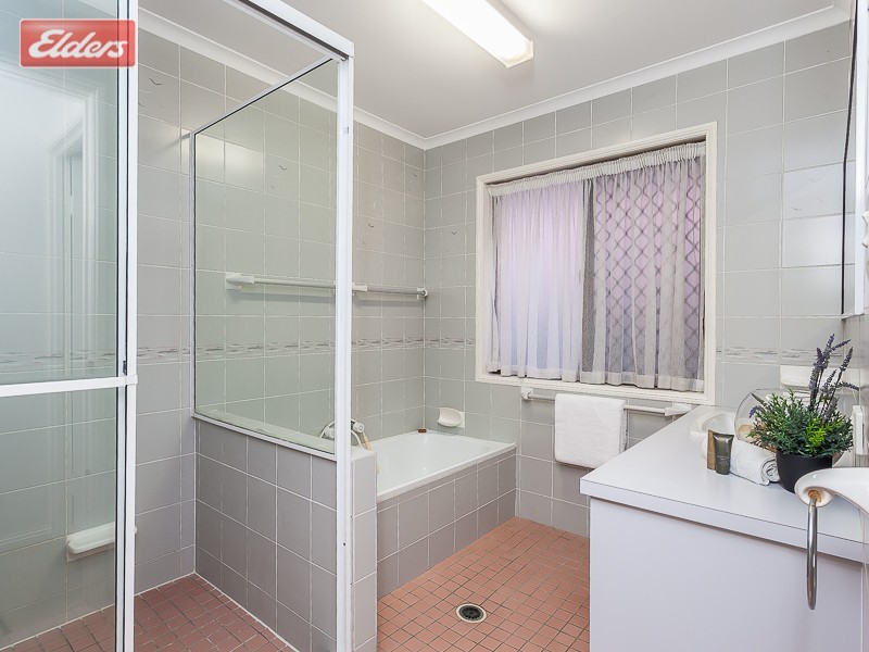 15 Bankhead Crescent, Stafford Heights QLD 4053