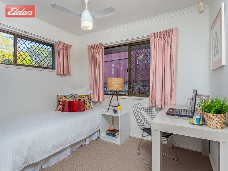 15 Bankhead Crescent, Stafford Heights QLD 4053