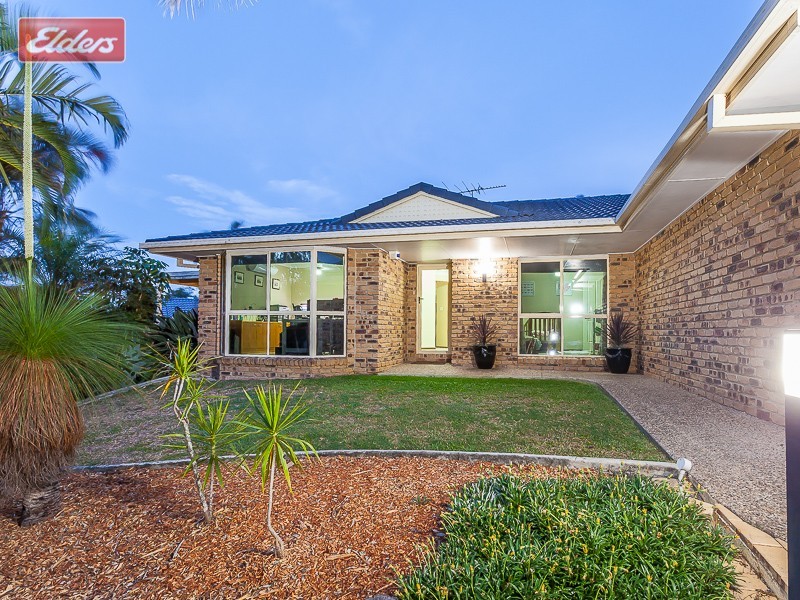 17 Oakmont Crescent, Albany Creek QLD 4035