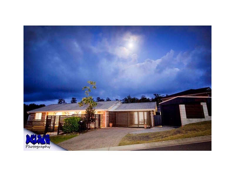 74 Reginald Avenue, Arana Hills QLD 4054