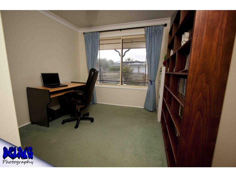 74 Reginald Avenue, Arana Hills QLD 4054