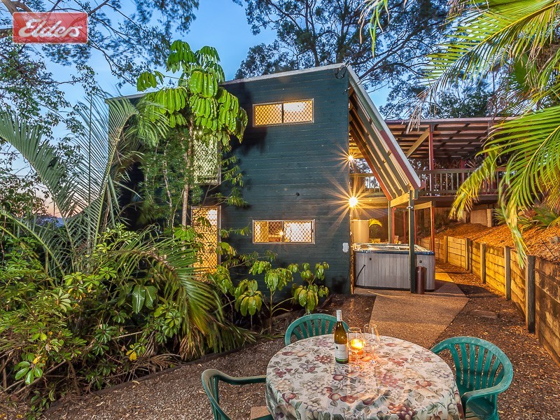 27 Plucks Road, Arana Hills QLD 4054