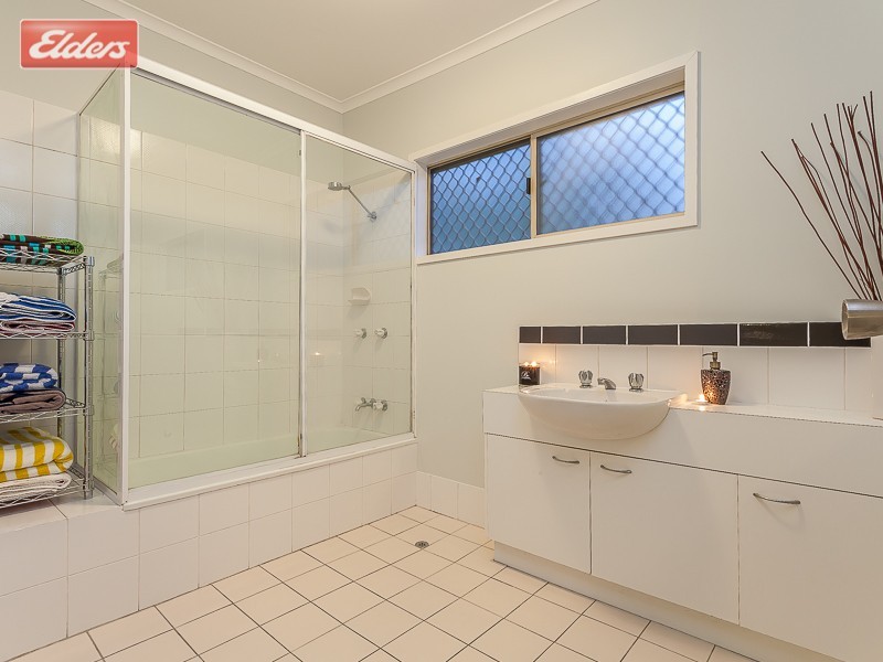 27 Plucks Road, Arana Hills QLD 4054