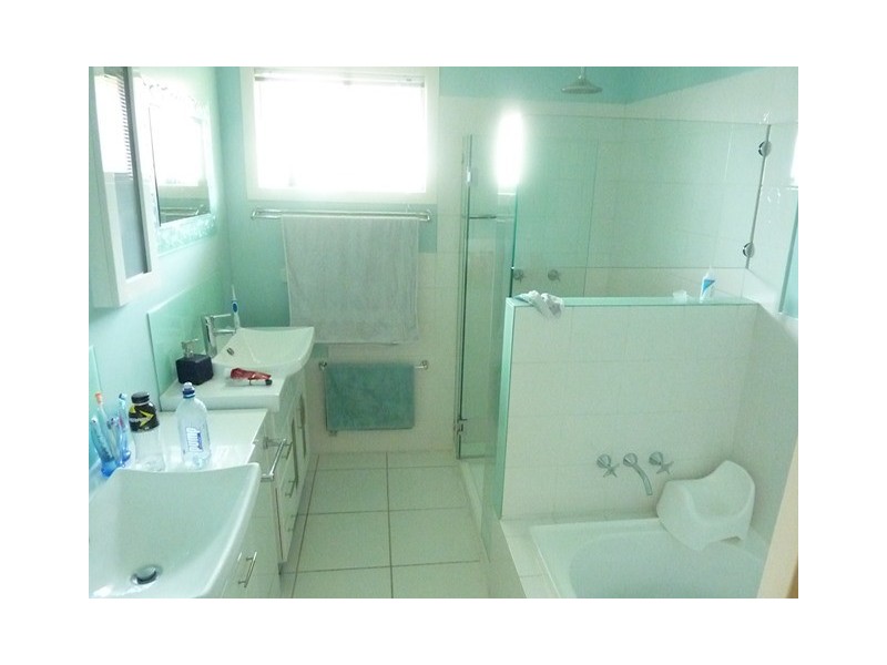 1038 South Pine Road, Everton Hills QLD 4053