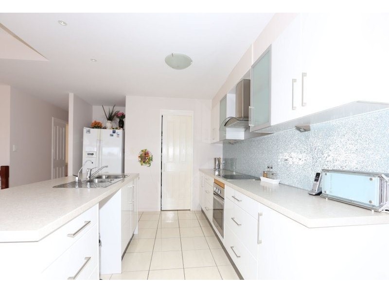 10 Mabella Court, Eatons Hill QLD 4037