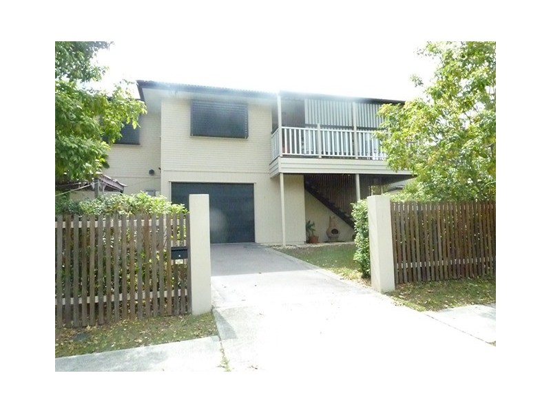 17 Curwen Terrace, Chermside QLD 4032