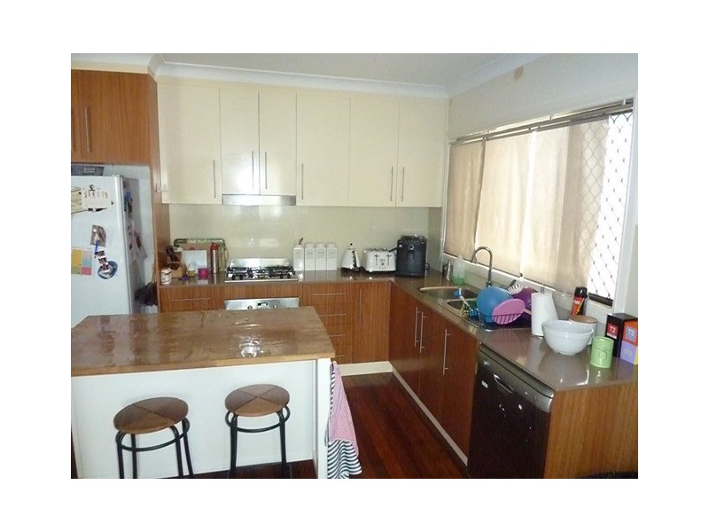 17 Curwen Terrace, Chermside QLD 4032