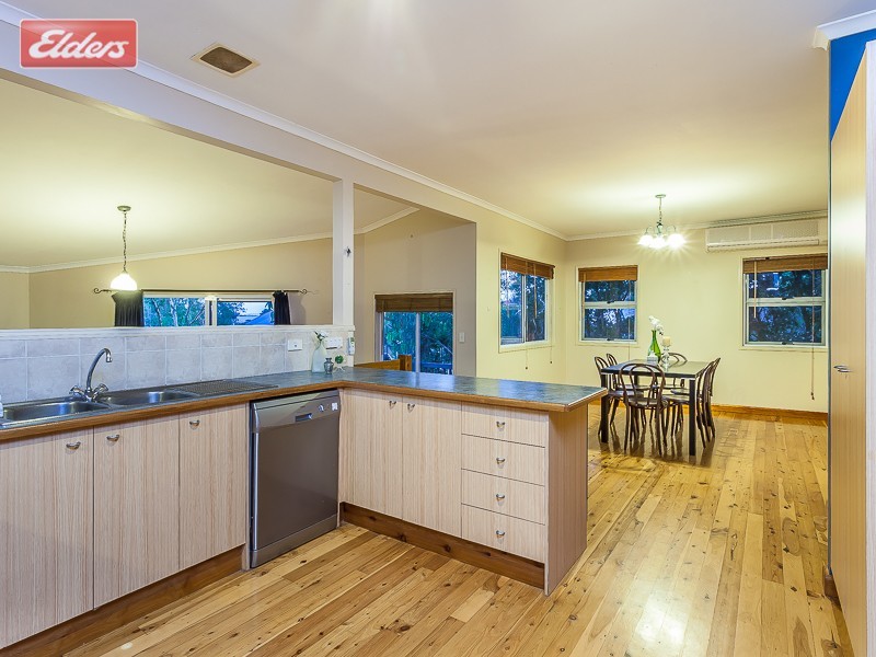 4 Woodgate Court, Ferny Hills QLD 4055